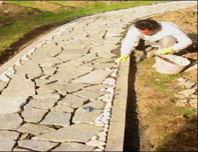 Pietra di Luserna inserto interno fascia ciottoli bianchi