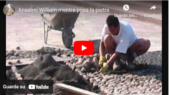 immagine di anteprima del video: Anselmi William mentre posa la pietra
